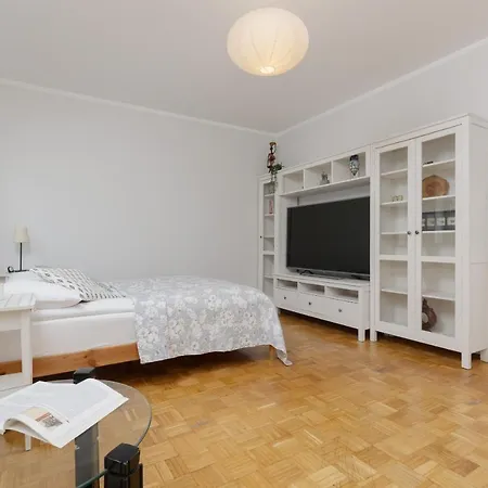 Bielany With Office Near Metro Station By Renters شقة *